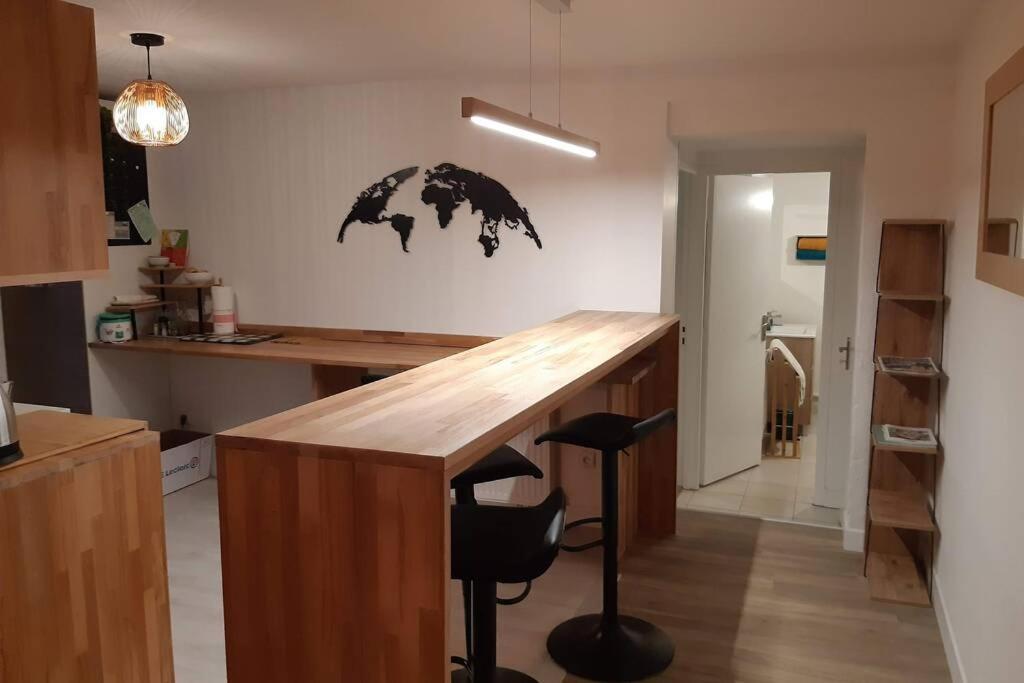 Superbe Appartement Renove 4 Personnes Le Zen Scandi Au Centre Ville - Draps - Serviettes Parking - La Roche-Chalais Экстерьер фото